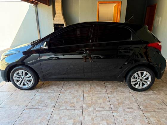 HYUNDAI HB20 1.0 COMFORT PLUS 12V FLEX 4P MANUAL HYUNDAI HB20 1.0 COMFORT PLUS 12V FLEX 4P MANUAL
